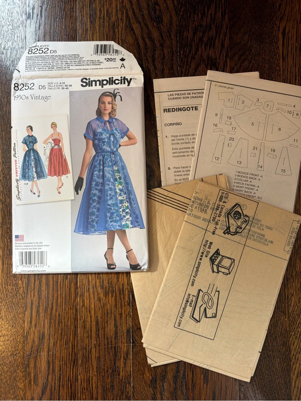 Simplicity 8252 sewing pattern reprint of 1950s dress women’s size 4-12